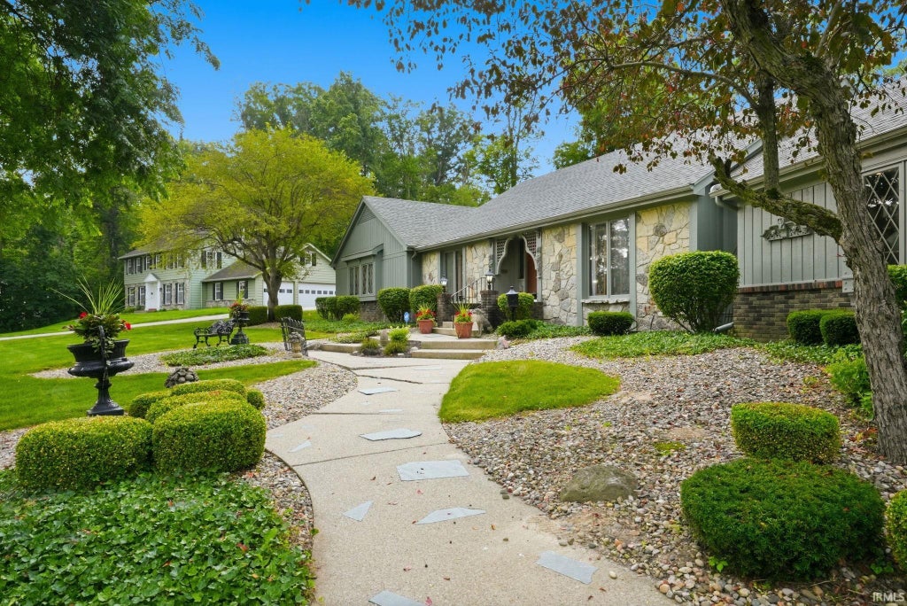 Photo of 7003 Balmoral Drive, Fort Wayne, IN 46804 (MLS # 202639404)