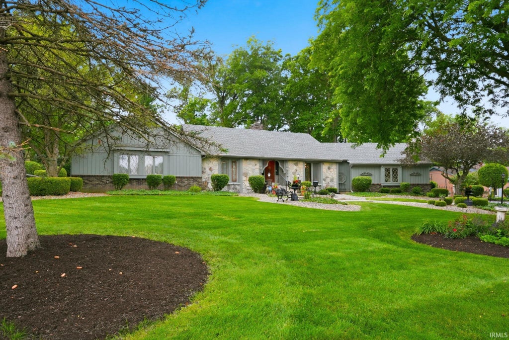 Photo of 7003 Balmoral Drive, Fort Wayne, IN 46804 (MLS # 202639404)