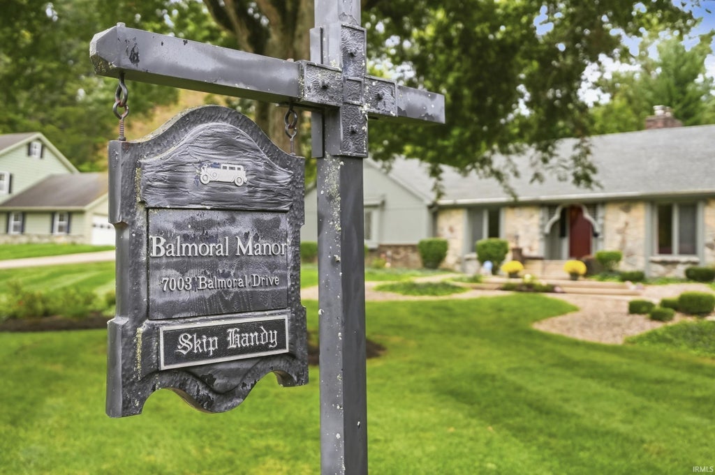 Photo of 7003 Balmoral Drive, Fort Wayne, IN 46804 (MLS # 202639404)
