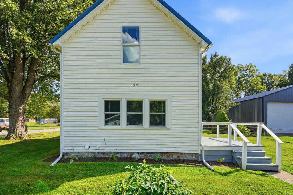 Photo of 308 E County Line Road, Wolcottville, IN 46795 (MLS # 202635678)