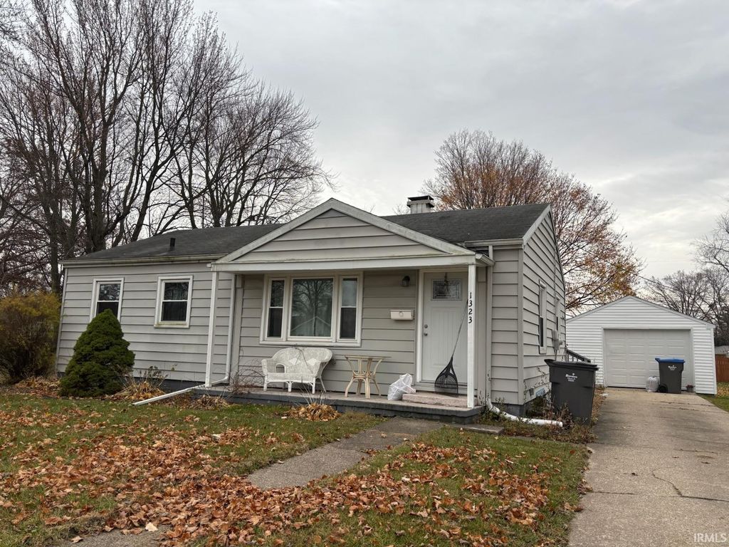 Photo of 1323 Laurel Street, Elkhart, IN 46514 (MLS # 202547847)