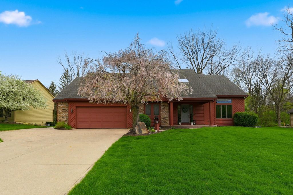 Photo of 4317 Huntley Court, Fort Wayne, IN 46814 (MLS # 202605124)