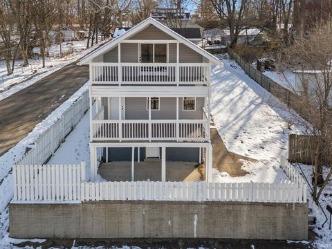 Photo of 1301 Washington Street, Lafayette, IN 47905 (MLS # 202600559)