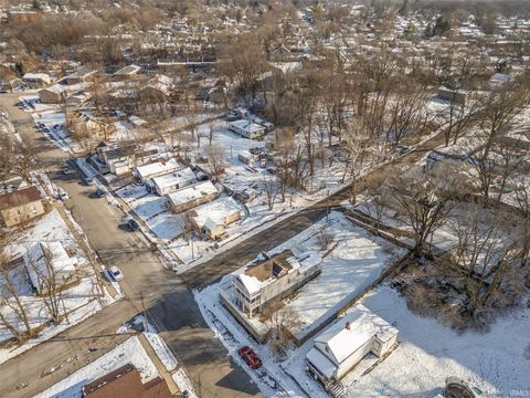 Tiny photo for 1301 Washington Street, Lafayette, IN 47905 (MLS # 202600559)