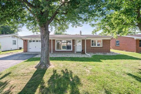 Photo of 1524 Cranbrook Drive, Kokomo, IN 46902 (MLS # 202627436)