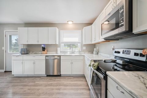 Tiny photo for 1524 Cranbrook Drive, Kokomo, IN 46902 (MLS # 202627436)