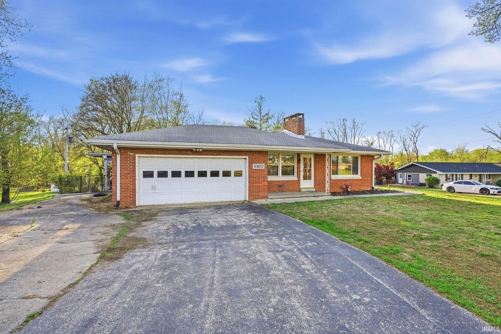 Photo of 6900 Old State Road, Evansville, IN 47711 (MLS # 202611836)