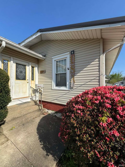 Tiny photo for 1411 N 12th Street, Vincennes, IN 47591 (MLS # 202612469)