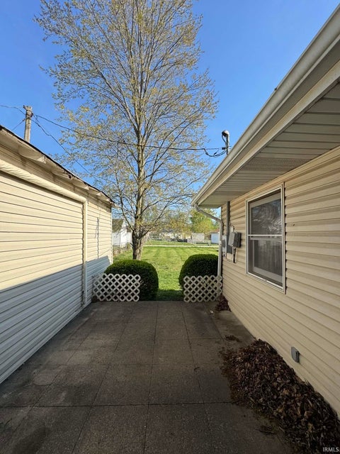 Tiny photo for 1411 N 12th Street, Vincennes, IN 47591 (MLS # 202612469)