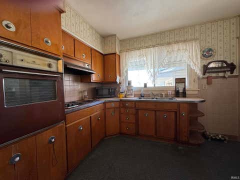 Tiny photo for 1411 N 12th Street, Vincennes, IN 47591 (MLS # 202612469)