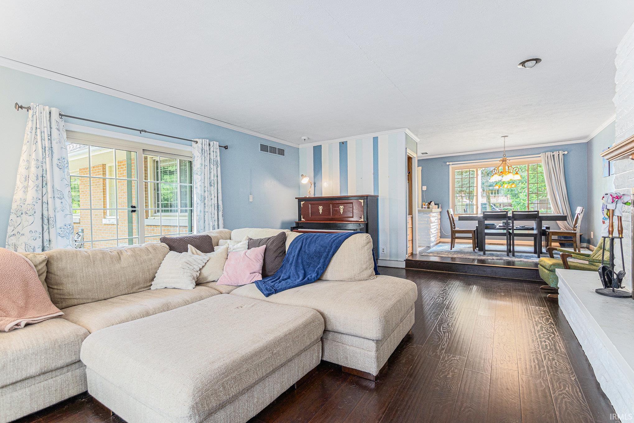 Elkhart, Indiana 46514, United States, 4 Bedrooms Bedrooms, ,2 BathroomsBathrooms,Residential,Active,169095