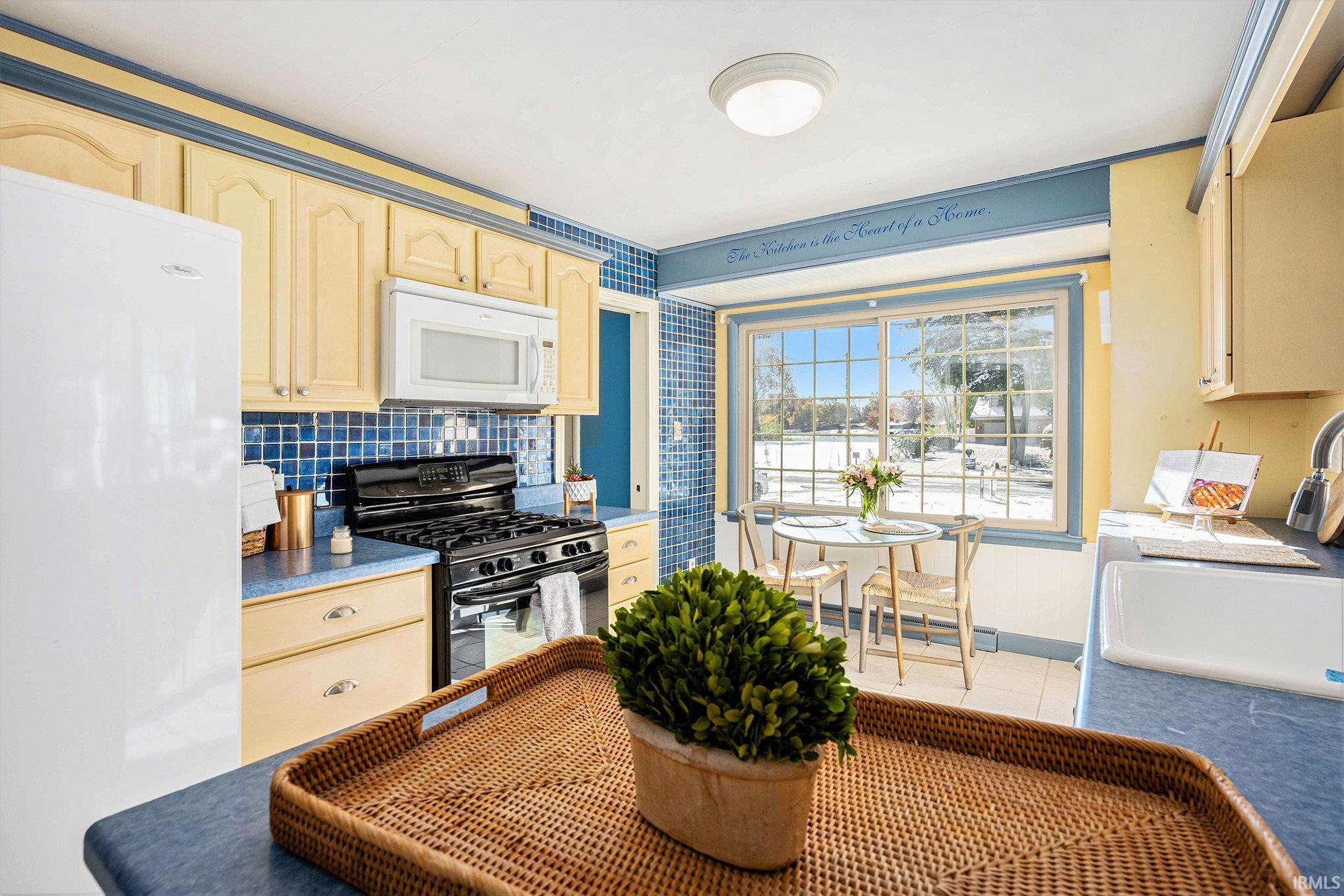 Elkhart, Indiana 46514, United States, 4 Bedrooms Bedrooms, ,2 BathroomsBathrooms,Residential,Active,169095