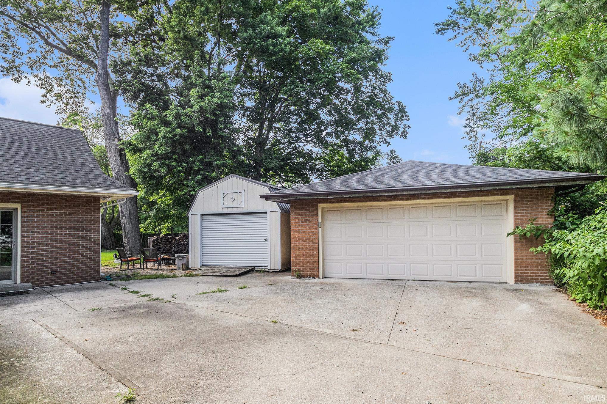 Elkhart, Indiana 46514, United States, 4 Bedrooms Bedrooms, ,2 BathroomsBathrooms,Residential,Active,169095