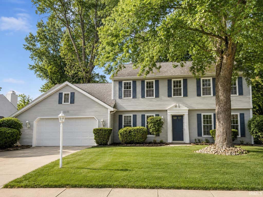 Photo of 4313 River Bluff Drive, Fort Wayne, IN 46835 (MLS # 202634678)