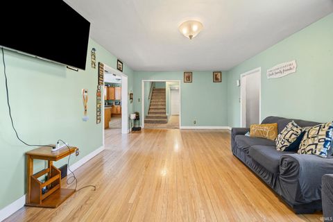 Tiny photo for 614 Arch Street, Monon, IN 47959 (MLS # 202543267)