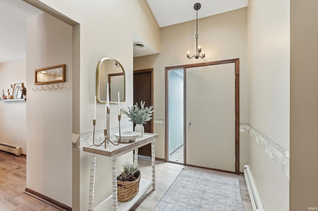 Photo of 1007 Easton Trail, Fort Wayne, IN 46825 (MLS # 202549066)