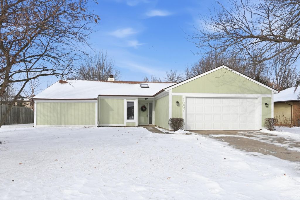Photo of 1007 Easton Trail, Fort Wayne, IN 46825 (MLS # 202549066)