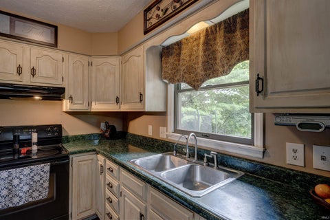 Tiny photo for 649 W Donder Lane, Santa Claus, IN 47579 (MLS # 202627738)