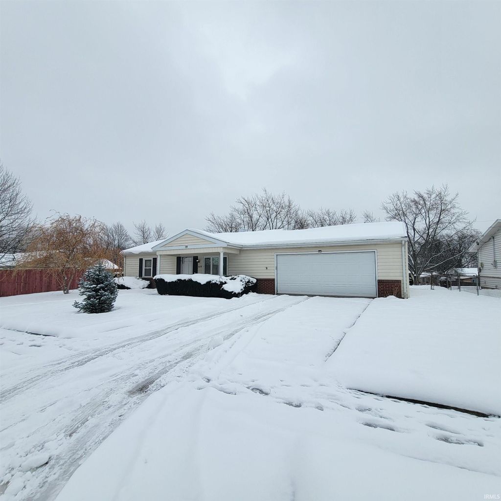 Photo of 6628 Hackberry Drive, Fort Wayne, IN 46825 (MLS # 202548897)
