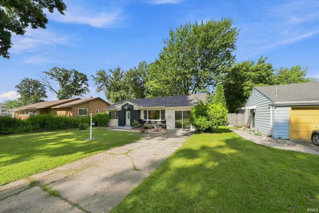 Photo of 4032 Abbott Street, Fort Wayne, IN 46806 (MLS # 202634688)