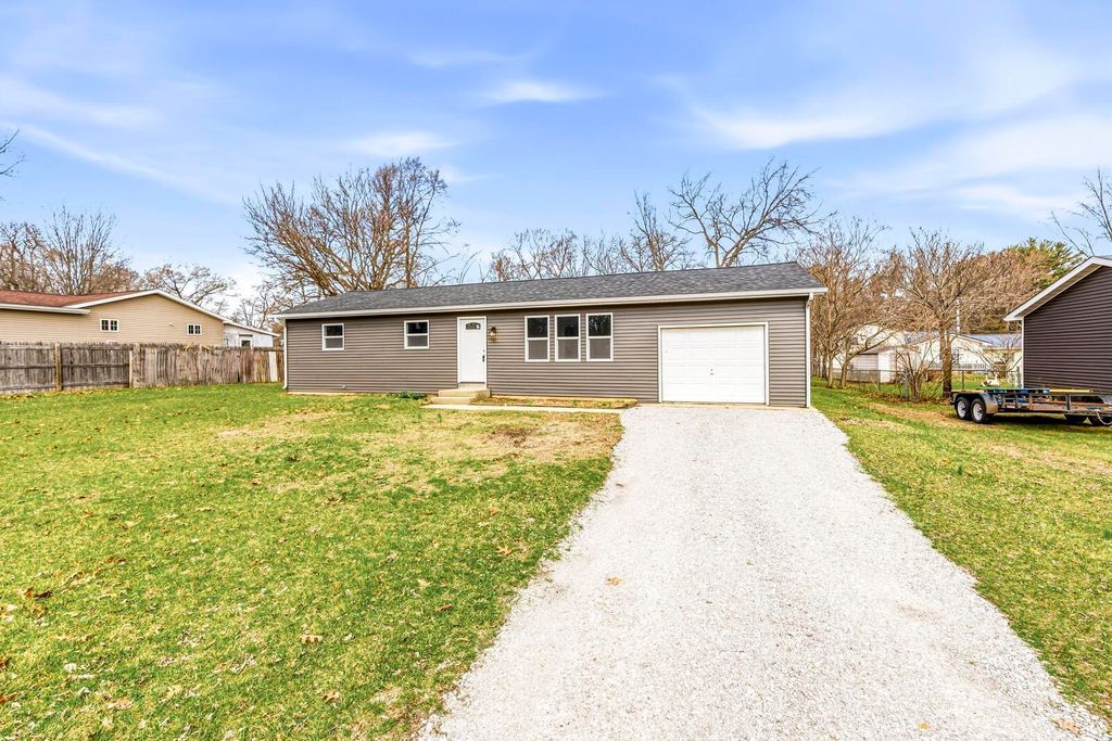 Photo of 1103 E Lake Street Road, Knox, IN 46534 (MLS # 202543755)