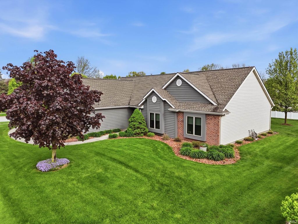 Photo of 1309 Crooked Creek Parkway, Fort Wayne, IN 46845 (MLS # 202615620)