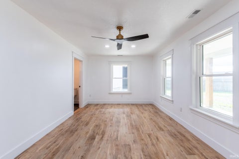 Tiny photo for 2165 E 400 S Road, Wabash, IN 46992 (MLS # 202627598)