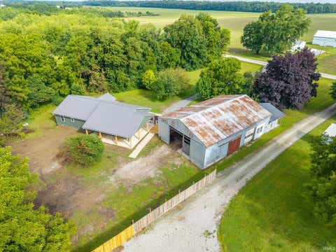 Tiny photo for 2165 E 400 S Road, Wabash, IN 46992 (MLS # 202627598)