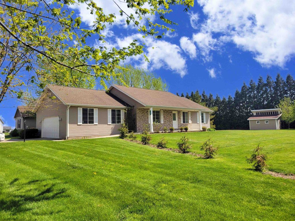 Photo of 12454 Stoney Drive, Middlebury, IN 46540 (MLS # 202614180)