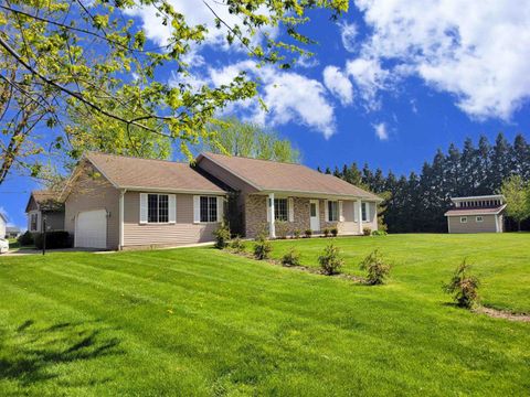 Photo of 12454 Stoney Drive, Middlebury, IN 46540 (MLS # 202614180)