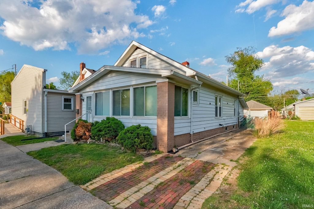 Photo of 1202 Henning Avenue, Evansville, IN 47714 (MLS # 202614978)