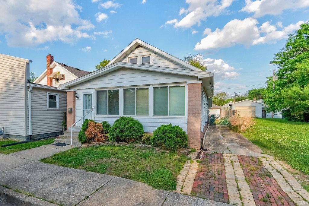 Photo of 1202 Henning Avenue, Evansville, IN 47714 (MLS # 202614978)