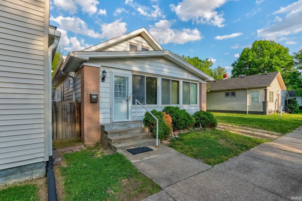 Photo of 1202 Henning Avenue, Evansville, IN 47714 (MLS # 202614978)