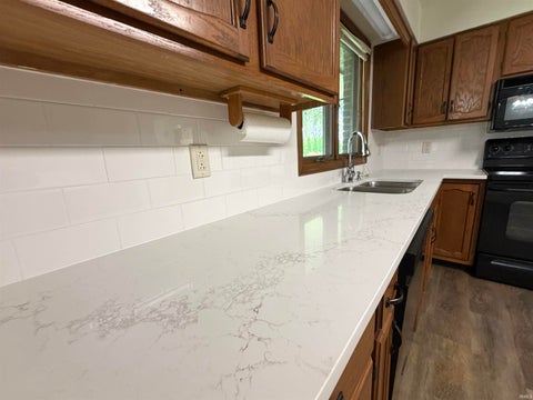 Tiny photo for 211 HARRISON Court, Greentown, IN 46936 (MLS # 202637153)