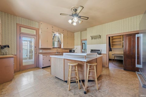 Tiny photo for 1111 Stophlet Street, Fort Wayne, IN 46802 (MLS # 202643586)