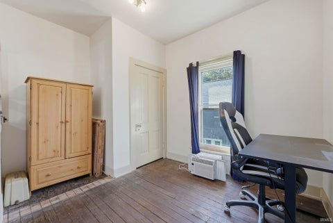 Tiny photo for 1111 Stophlet Street, Fort Wayne, IN 46802 (MLS # 202643586)