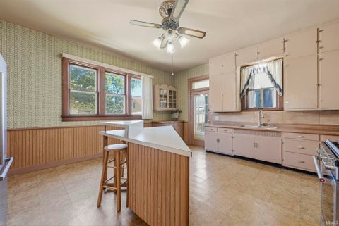 Tiny photo for 1111 Stophlet Street, Fort Wayne, IN 46802 (MLS # 202643586)