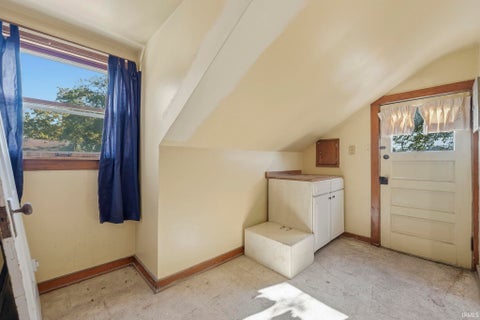 Tiny photo for 1111 Stophlet Street, Fort Wayne, IN 46802 (MLS # 202643586)