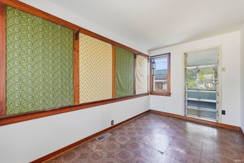 Tiny photo for 1111 Stophlet Street, Fort Wayne, IN 46802 (MLS # 202643586)