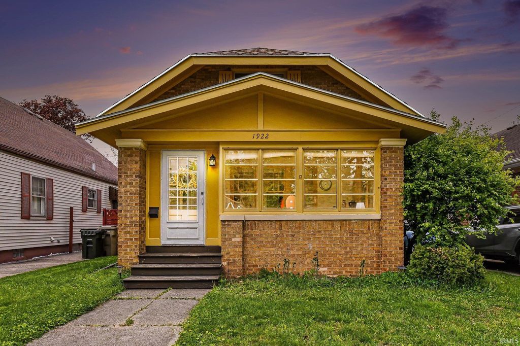 Photo of 1922 Beverly Place, South Bend, IN 46616 (MLS # 202616710)