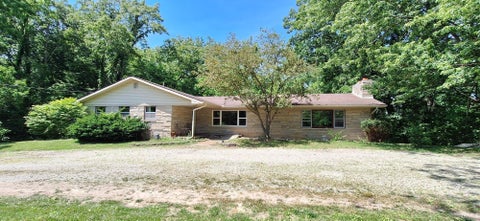 Photo of 2588 W 250 S Road, Warsaw, IN 46580 (MLS # 202622111)