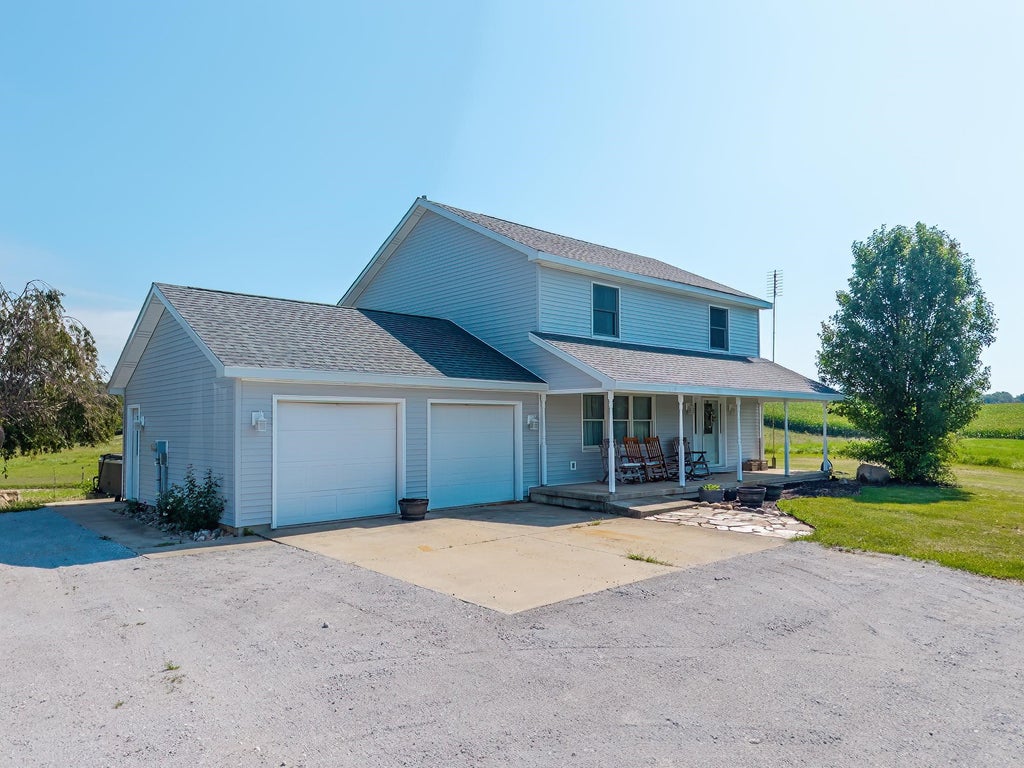 Photo of 3128 S 600 W, Pleasant Lake, IN 46779 (MLS # 202636844)