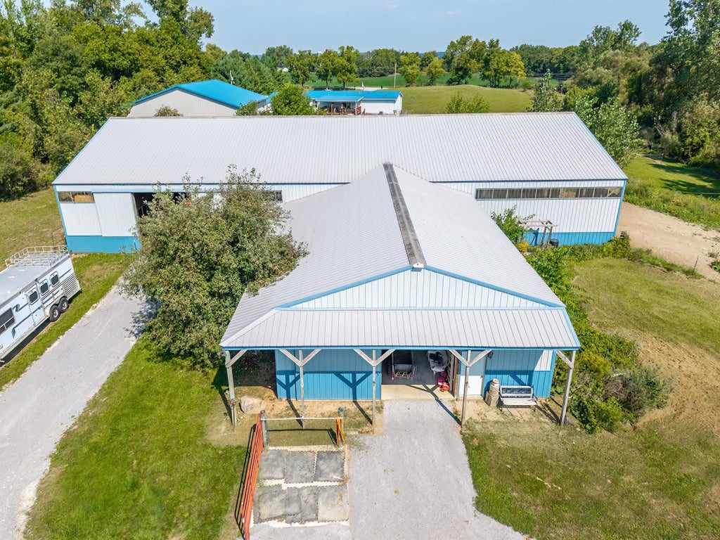 Photo of 3128 S 600 W, Pleasant Lake, IN 46779 (MLS # 202636844)