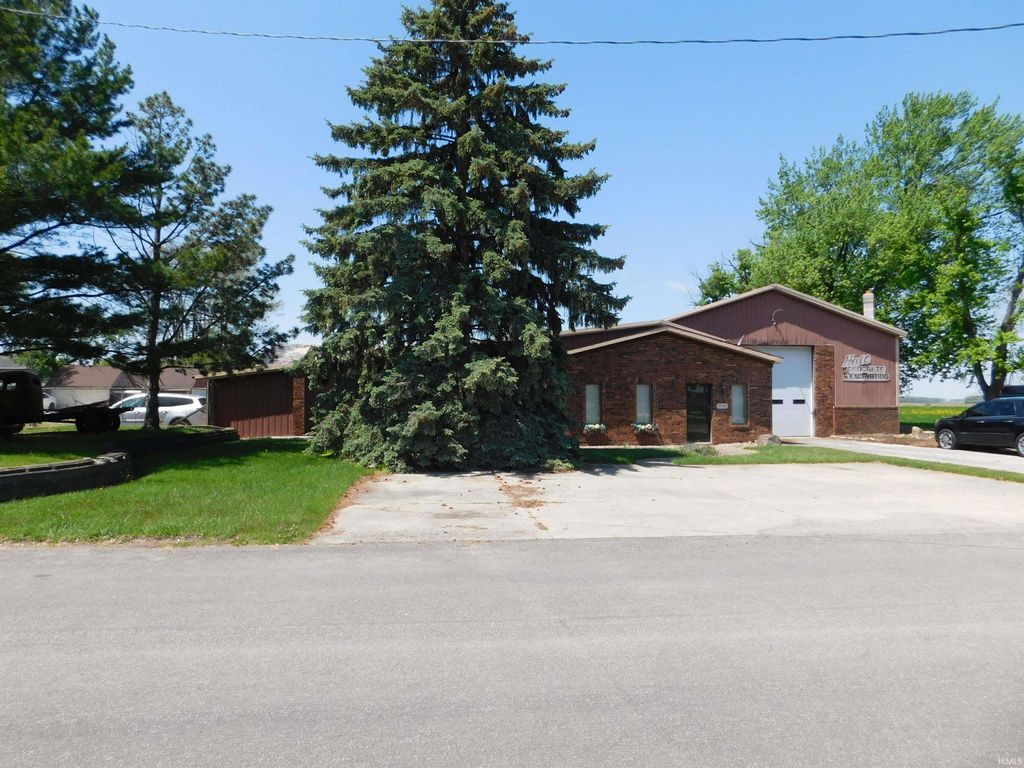Photo of 109 N Harrison Street, Leesburg, IN 46380 (MLS # 202617702)