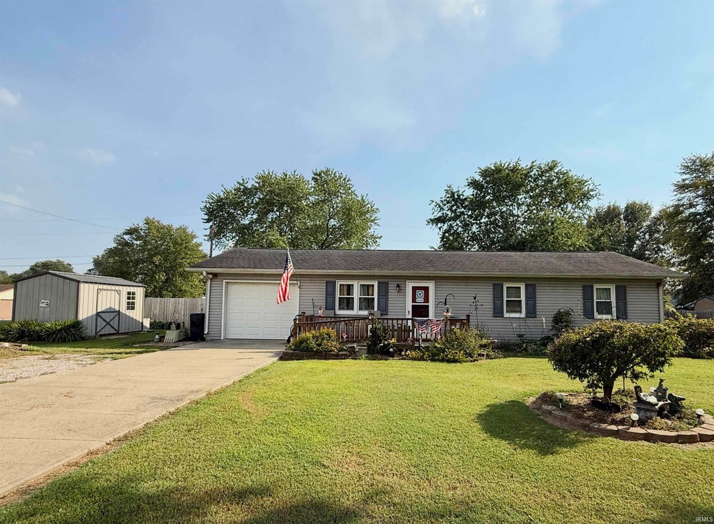Photo of 703 9th Street, Grandview, IN 47615 (MLS # 202638985)
