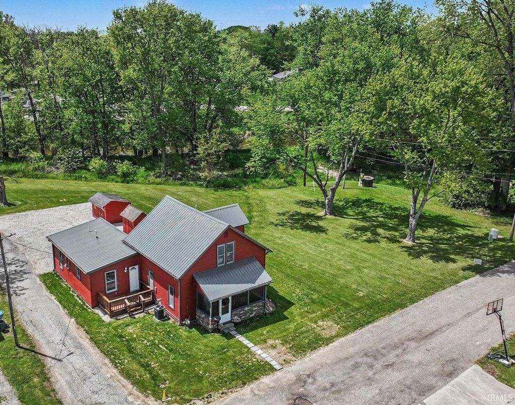 Photo of 507 S Jackson Street, South Whitley, IN 46780 (MLS # 202617875)