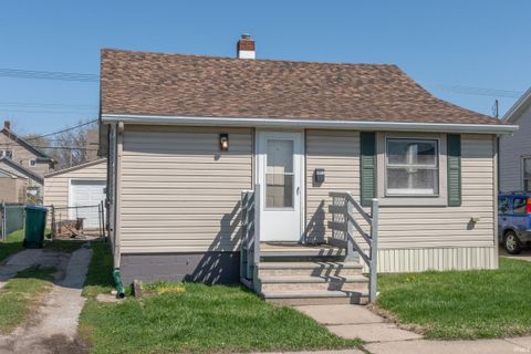 Photo of 1012 W 8th Street, Mishawaka, IN 46544 (MLS # 202613291)