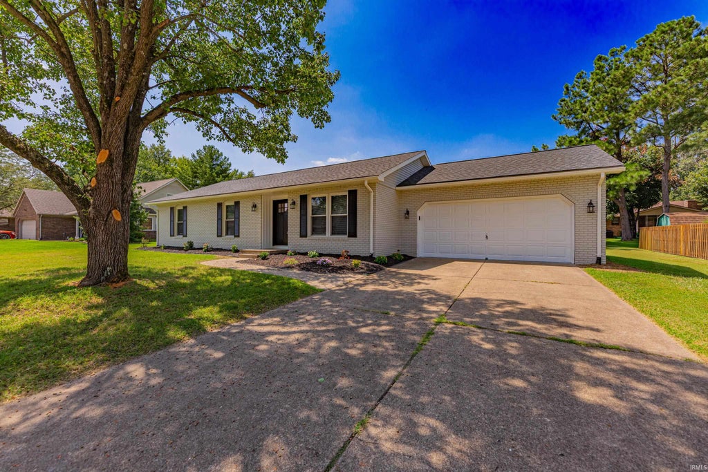 Photo of 6840 Copperfield Drive, Evansville, IN 47711 (MLS # 202634786)
