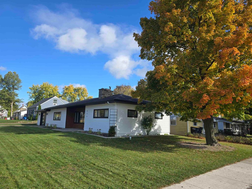 Photo of 211 Parker Ave. Street, Kendallville, IN 46755 (MLS # 202543445)