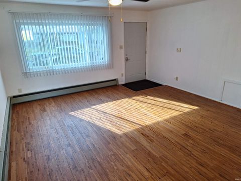 Tiny photo for 2906 N Waugh Street, Kokomo, IN 46901 (MLS # 202612628)